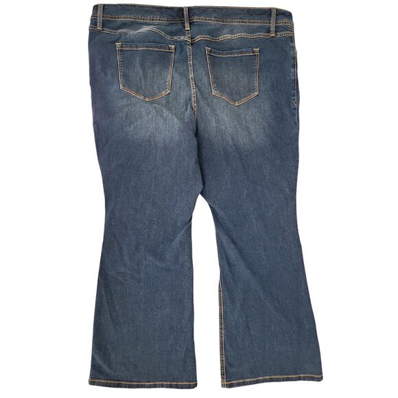 Torrid Luxe Slim Boot Jeans Super Stretch Medium Wash Size 22R Plus Size Denim - Picture 3 of 5